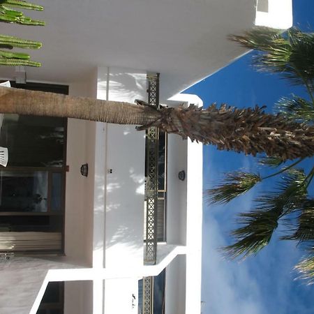 Vv Peces - Club De Mar Puerto Del Carmen Apartment Пуерто дел Кармен Екстериор снимка